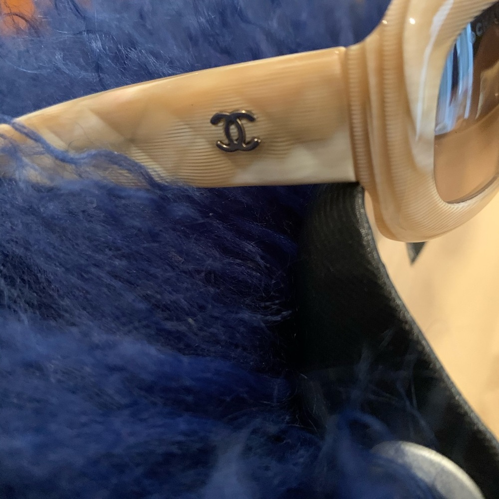 Lovely bone color Chanel sunglasses